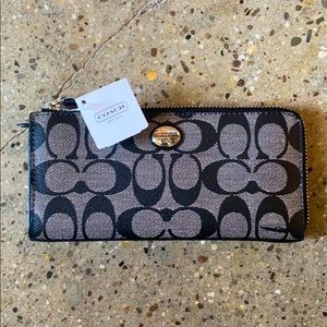 Coach wallet - black and gray